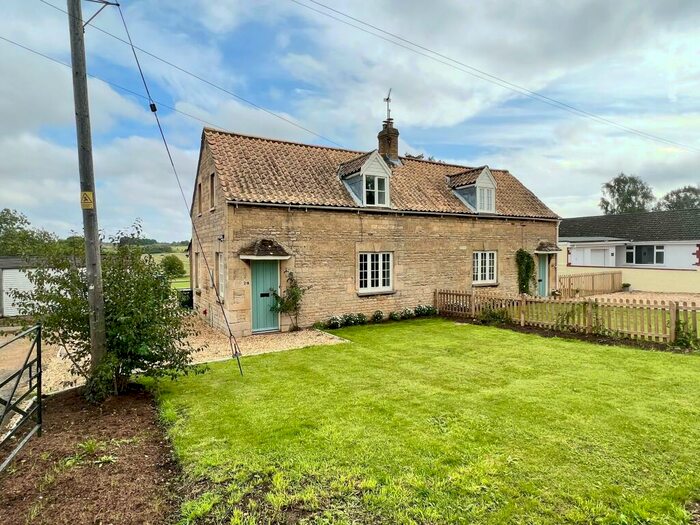 2 Bedroom Semi-Detached House To Rent In Station Road, Little Bytham, NG33