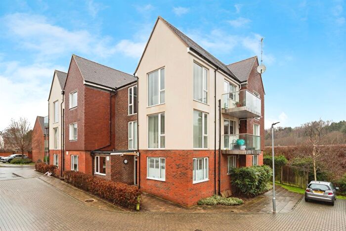 2 Bedroom Flat For Sale In Spring Walk, Tunbridge Wells, TN4