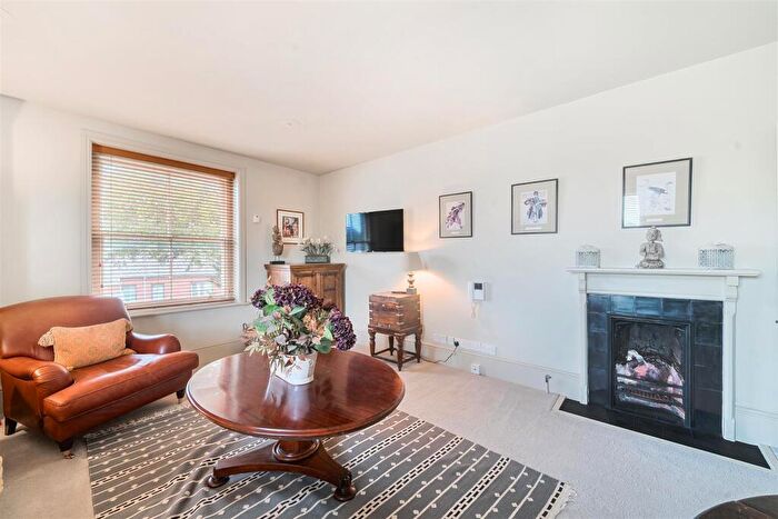 2 Bedroom Apartment To Rent In Kingsbury Square, Wilton, SP2