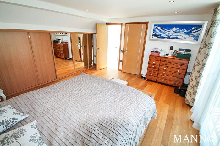 4 Bedroom Property To Rent In Restons Crescent, London, SE9