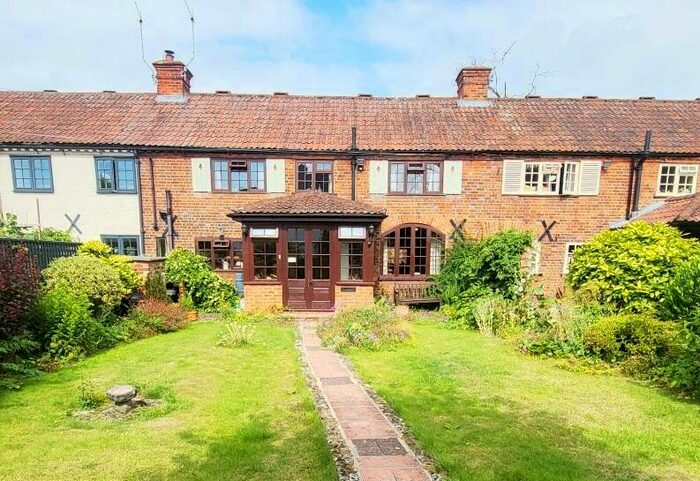 3 Bedroom Terraced House To Rent In Cookham, SL6