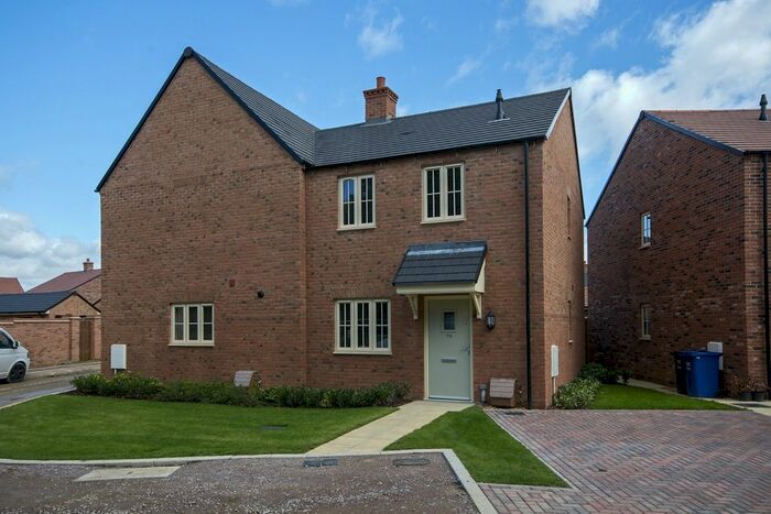 2 Bedroom Semi-Detached House To Rent In Flanders Close, Bicester, OX26