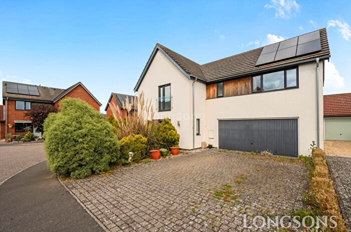 4 Bedroom Detached House For Sale In Sadlers Drive, Watton, IP25