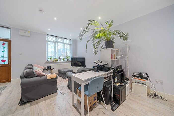 4 Bedroom End Terrace House To Rent In Woodmansterne Road, London, SW16