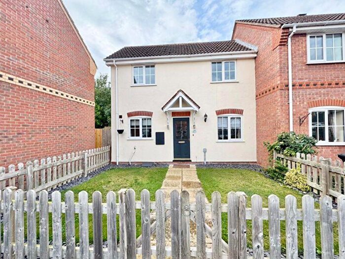 2 Bedroom Garage / Parking For Sale In Bradley Close, Louth, LN11