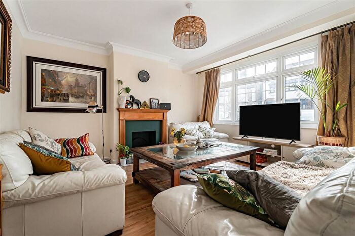 3 Bedroom Terraced House For Sale In Walpole Road, London, E18