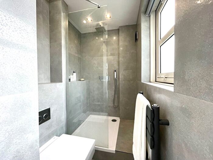 1 Bedroom Flat To Rent In Royal College Street, Camden, NW1