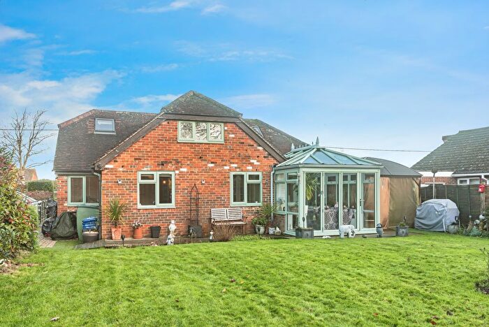 4 Bedroom Detached Bungalow For Sale In Newtown, Tadley, RG26