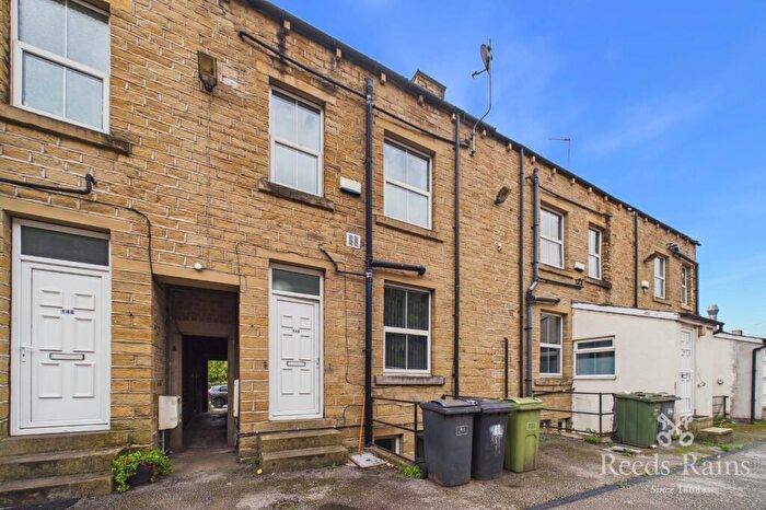 4 Bedroom Terraced House To Rent In Manchester Road, Huddersfield, West Yorkshire, HD1