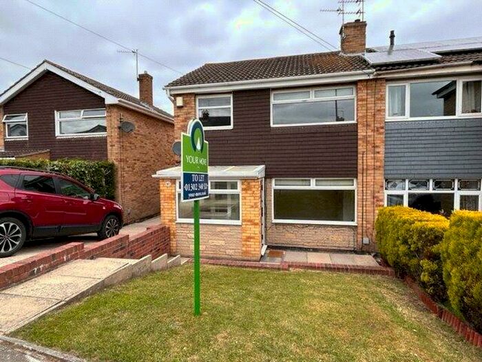 3 Bedroom Semi-Detached House To Rent In Cantley Manor Avenue, Doncaster, South Yorkshire, DN4