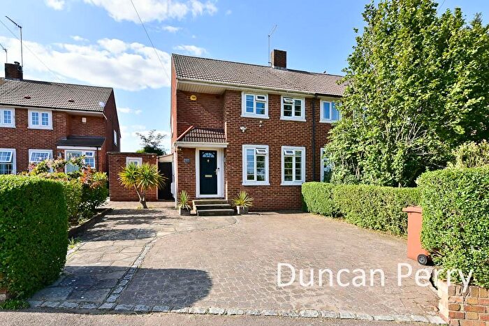 2 Bedroom Semi-Detached House For Sale In Carpenter Way, Potters Bar, EN6