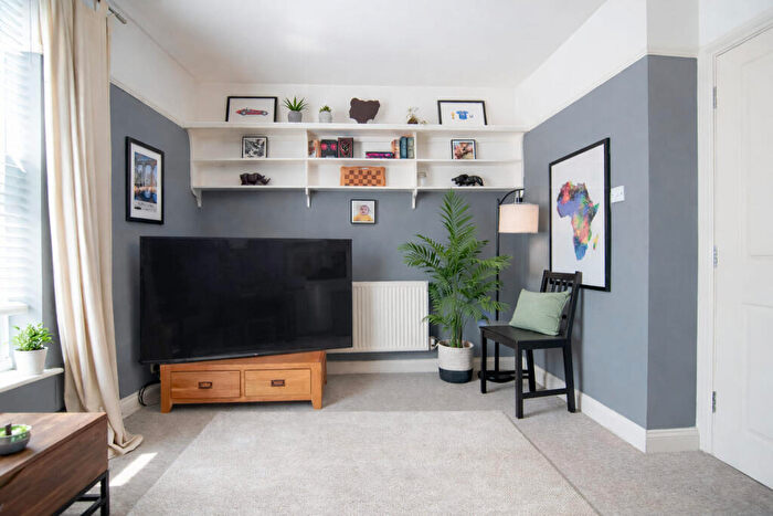 1 Bedroom Flat To Rent In Midland Road, Old Market, BS2