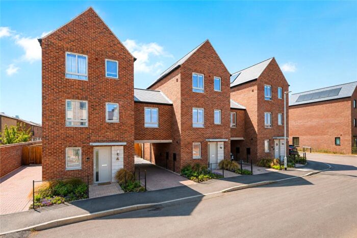3 Bedroom Link Detached House For Sale In Darwin Green, Huntingdon Road, Cambridge, CB3