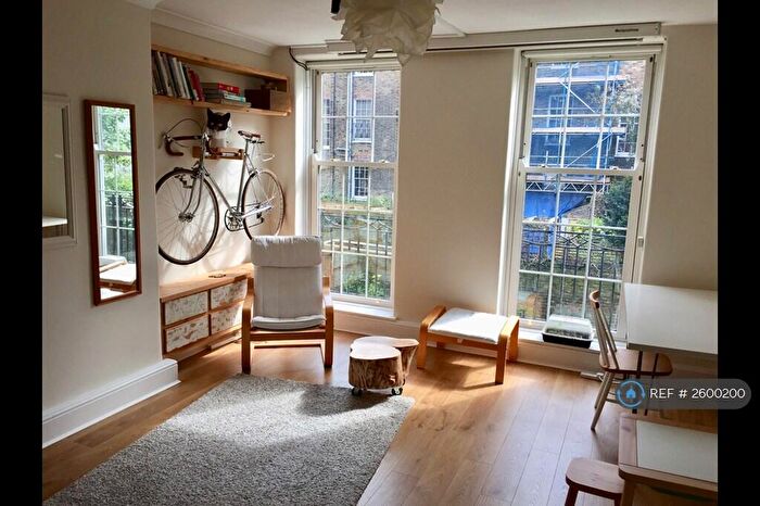 2 Bedroom Flat To Rent In Moffat House, London, SE5