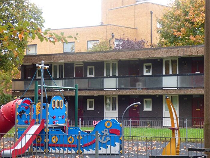 1 Bedroom Flat For Sale In Hodister Close, London, SE5