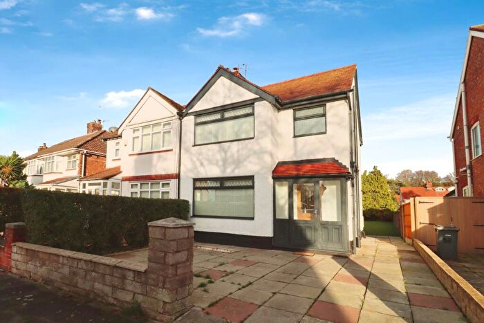 3 Bedroom Semi-Detached House For Sale In Borrowdale Road, Bebington, CH63