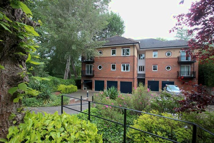 2 Bedroom Flat To Rent In Willowbrook, Water Eaton Road, Oxford, OX2