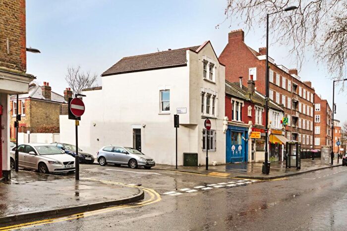 1 Bedroom Flat To Rent In Shacklewell Lane, London, E8