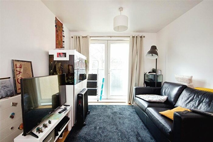 1 Bedroom Flat To Rent In Faraday House, Enfield, EN3