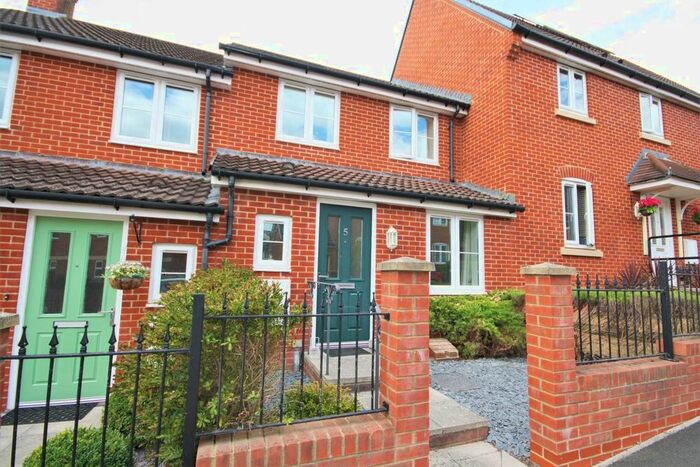 3 Bedroom Terraced House To Rent In Beaufort Avenue, Royal Wootton Bassett, SN4
