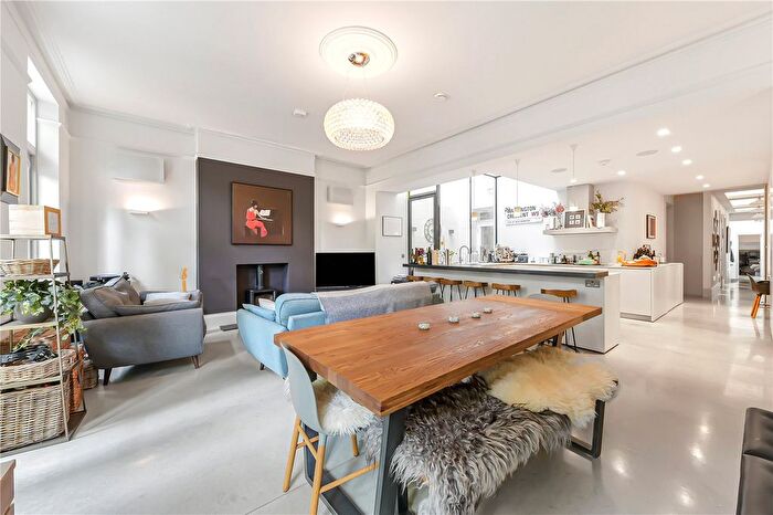 3 Bedroom Flat To Rent In Warrington Crescent, Maida Vale, London, W9