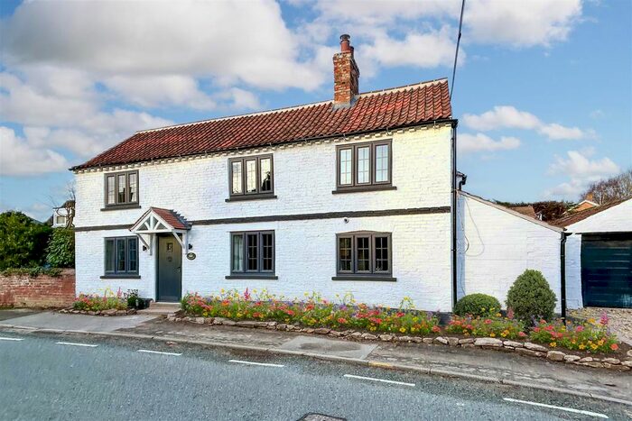 3 Bedroom Detached House For Sale In High Street, Brant Broughton, Lincoln, LN5