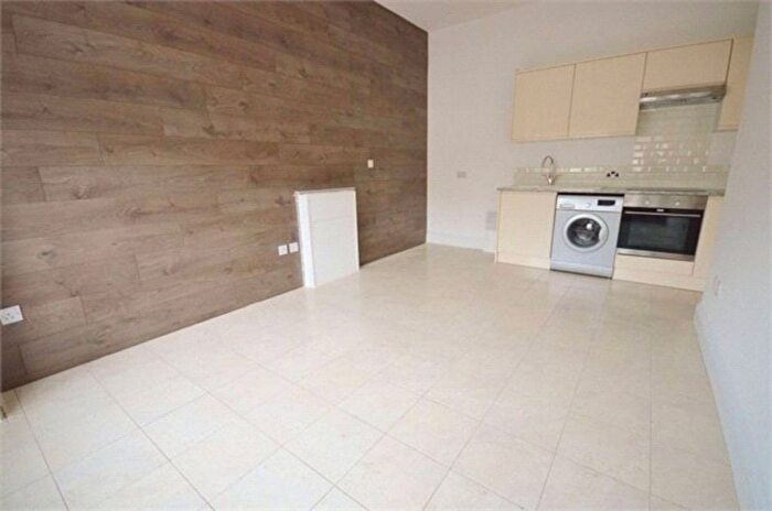 1 Bedroom Flat To Rent In Watford, Watford, WD25