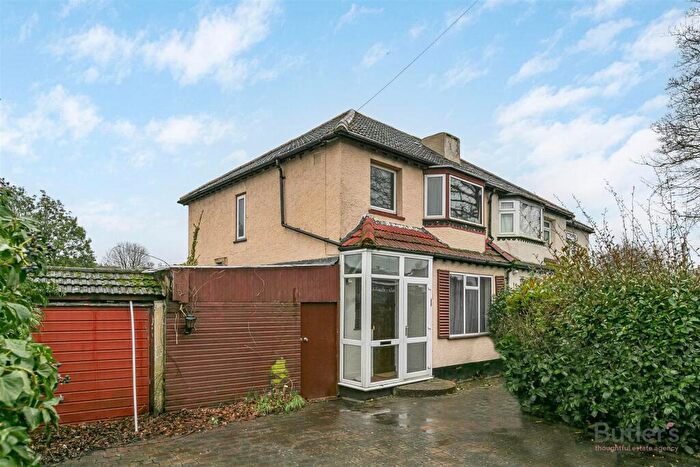 3 Bedroom Semi Detached House To Rent In Orchard Way, Sutton, SM1