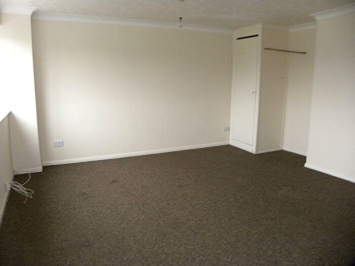 1 Bedroom Flat For Sale In Downs View, Mayfield Road, Dunstable, LU5