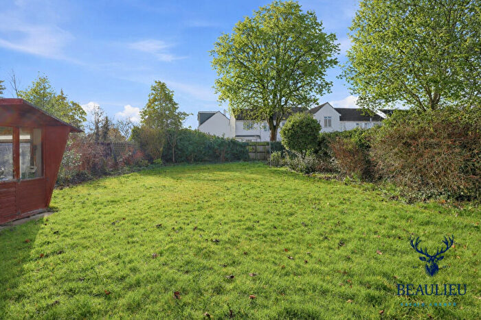 3 Bedroom Detached House For Sale In Longmead Avenue, Chelmsford, CM2