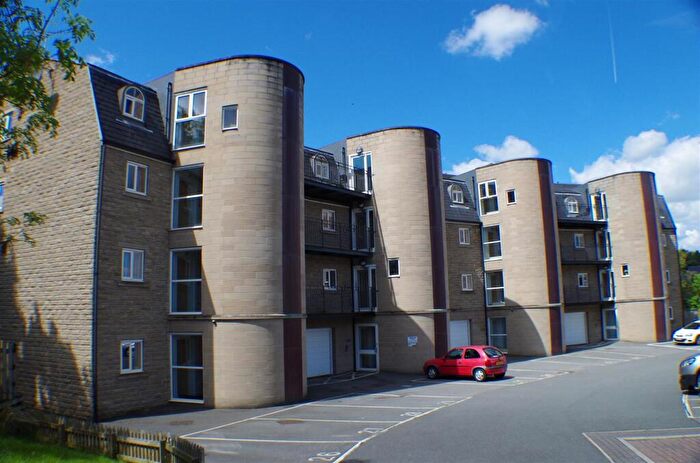 2 Bedroom Apartment To Rent In Ingwood Parade, West Vale, HX4