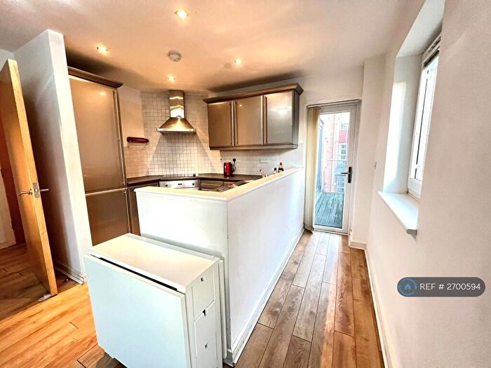 2 Bedroom Flat To Rent In Naples Street, Manchester, M4