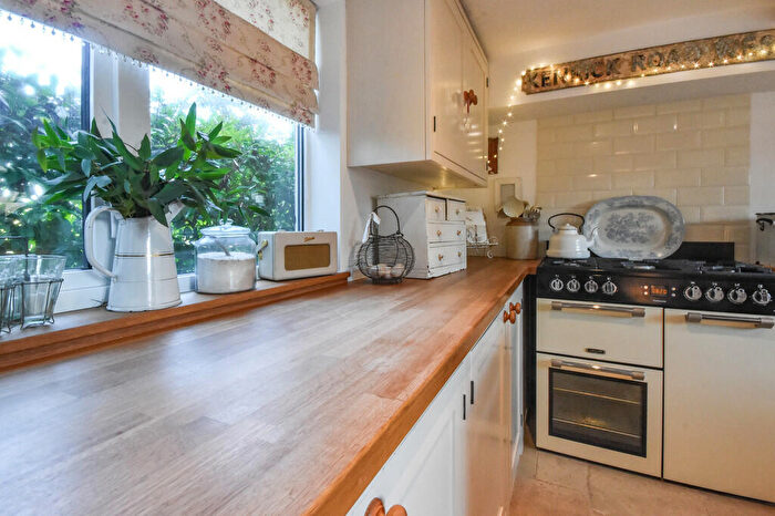 3 Bedroom Cottage For Sale In Main Street, Hickling, LE14