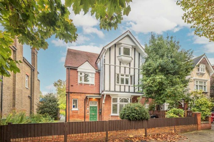 Studio To Rent In Spencer Road, Grove Park, London, W4