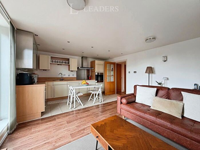 1 Bedroom Apartment For Sale In Anson Court, Gunwharf Quays, Portsmouth, PO1
