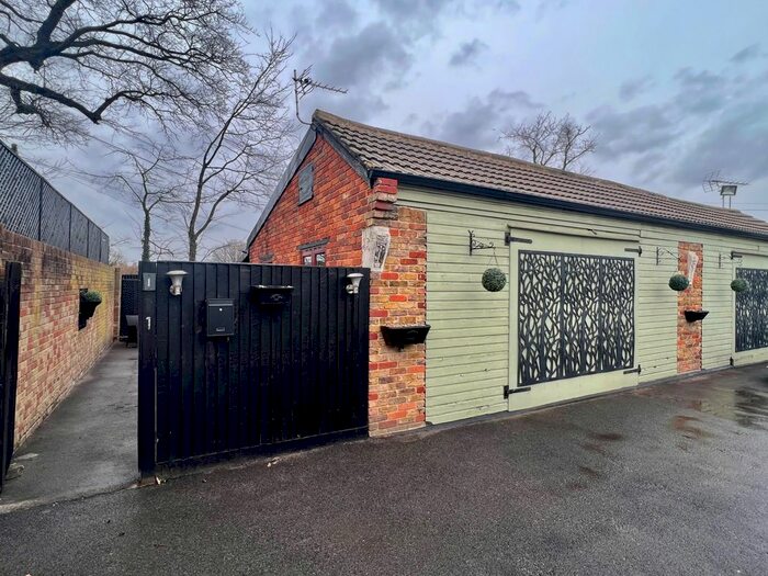 2 Bedroom Flat To Rent In Lyne Lane, Lyne, Surrey, KT16