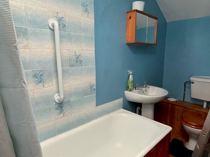 2 Bedroom Cottage For Sale In Cottage Row, High Street, Burnham-On-Sea, TA8