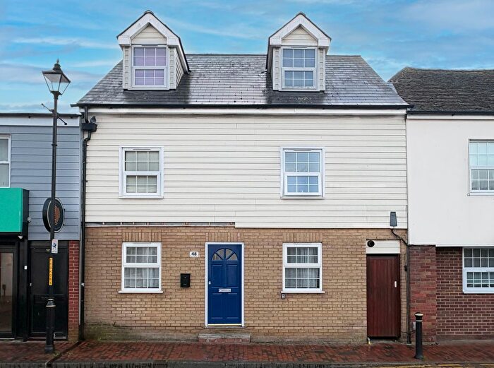 2 Bedroom Flat To Rent In East Street, Sittingbourne, ME10