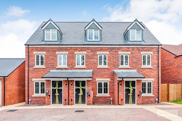 3 Bedroom Property To Rent In Woodpecker Drive, Rothwell, Kettering, NN14