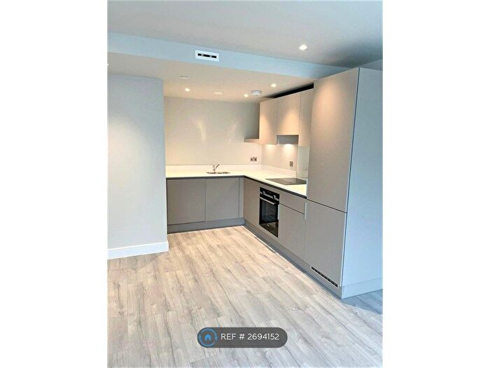 1 Bedroom Flat To Rent In St. Martins Place, Birmingham, B15