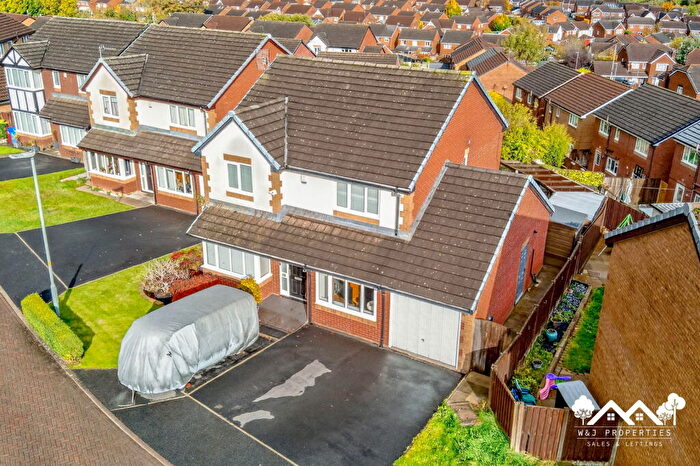 4 Bedroom Detached House For Sale In Campbell Close, Fernhurst, Blackburn, BB2
