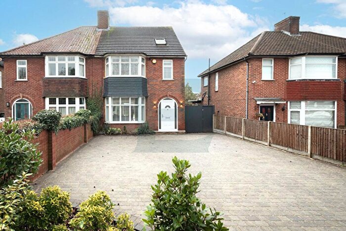 4 Bedroom Semi-Detached House For Sale In Bunns Lane, Mill Hill, London, NW7