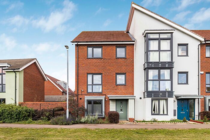 4 Bedroom Semi-Detached House For Sale In Brace Dein, Cambourne, CB23