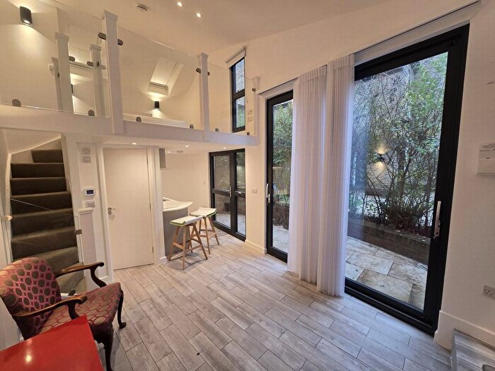 1 Bedroom Flat To Rent In Hemstal Road, West Hampstead, NW6