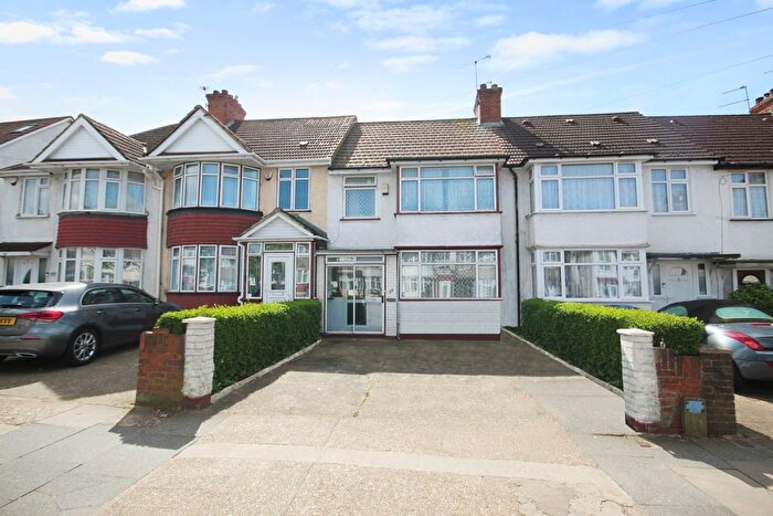 4 Bedroom Terraced House For Sale In Mount Pleasant, Wembley, Middlesex, HA0