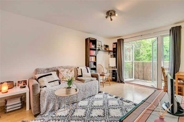 1 Bedroom Flat To Rent In Lowther Road, Islington, London, N7