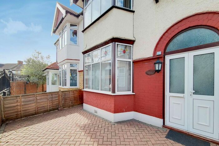 4 Bedroom Property To Rent In Netherfield Gardens, Barking, IG11
