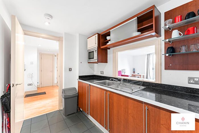 1 Bedroom Flat To Rent In Nova Building, Isle Of Dogs, E14