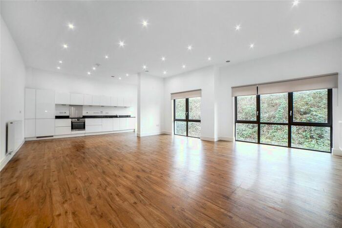 2 Bedroom Flat To Rent In Gwynne Road, London, SW11