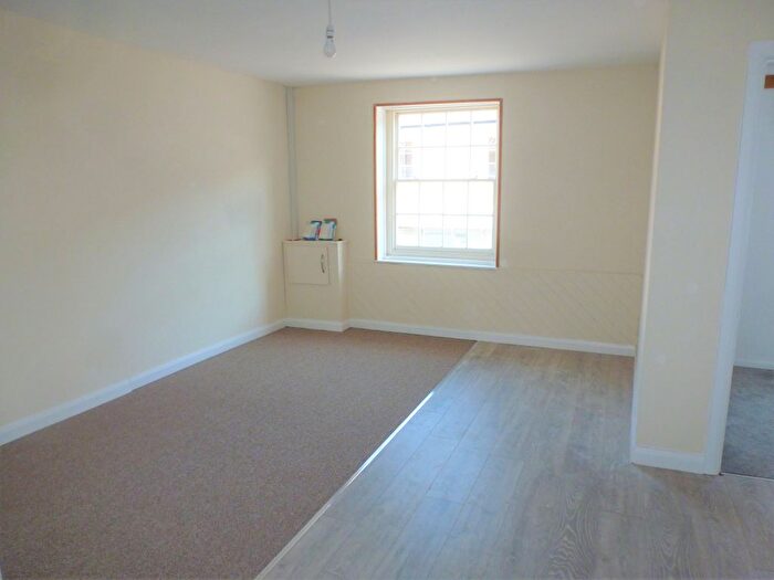 2 Bedroom Flat To Rent In High Street, Holbeach, Spalding, PE12
